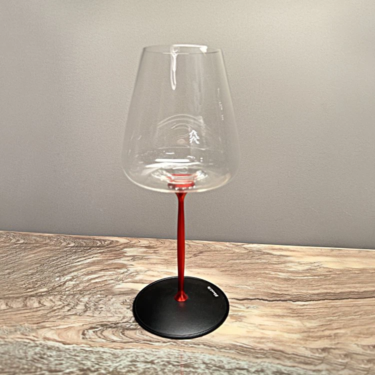 لیوان‌های شراب جداشدنی با الهام از-طراحی